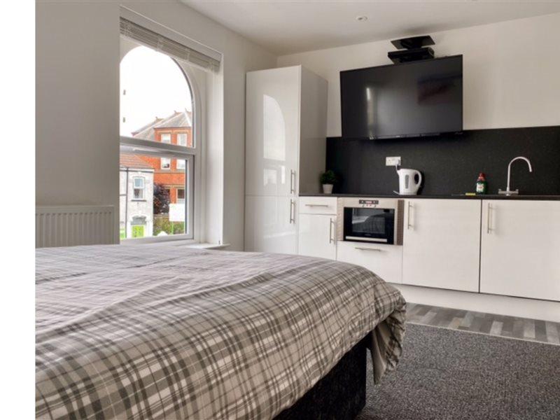 Oyo Hillcrest Studio Apartments كْليثوربس المظهر الخارجي الصورة