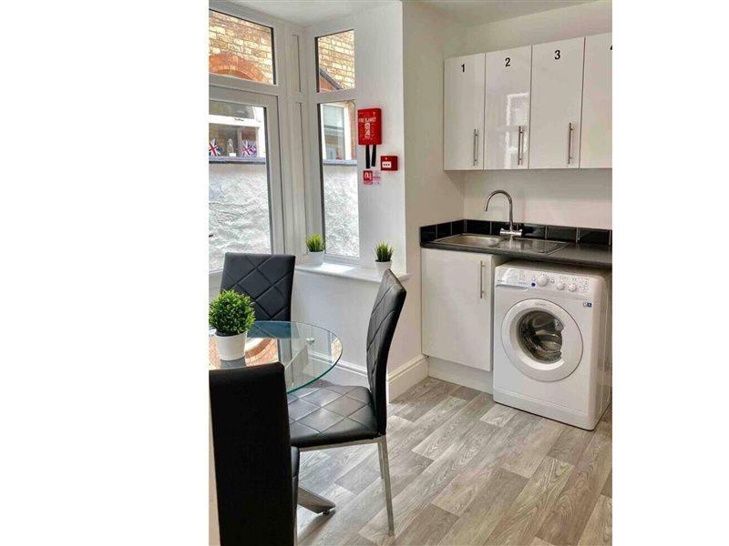 Oyo Hillcrest Studio Apartments كْليثوربس المظهر الخارجي الصورة